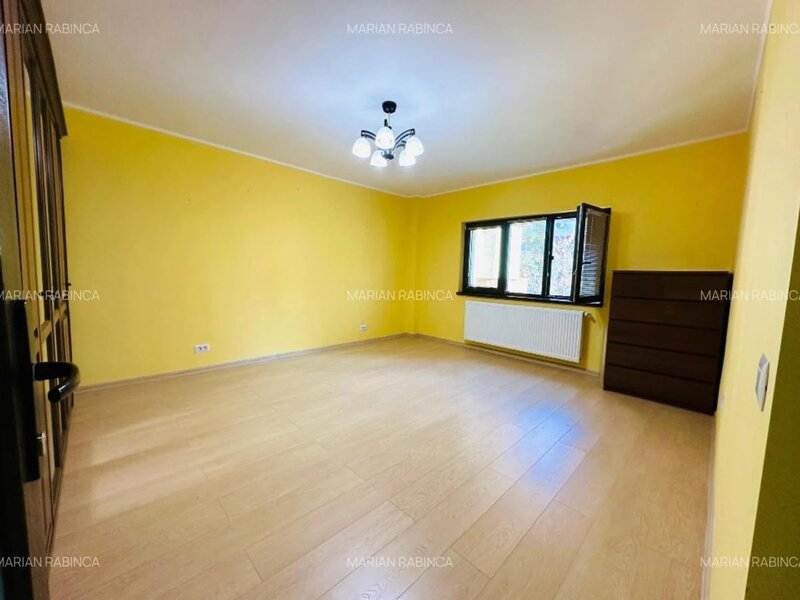 13 Septembrie, 3 camere 76 mp,