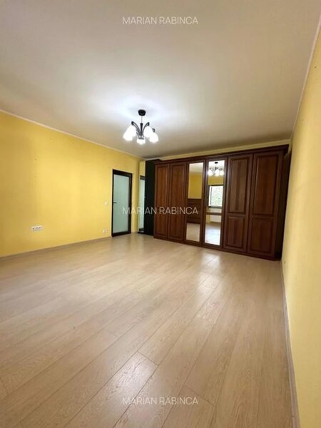 13 Septembrie, 3 camere 76 mp,